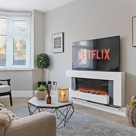 Windsor House By Andrew Hart Property Stourbridge Room photo
